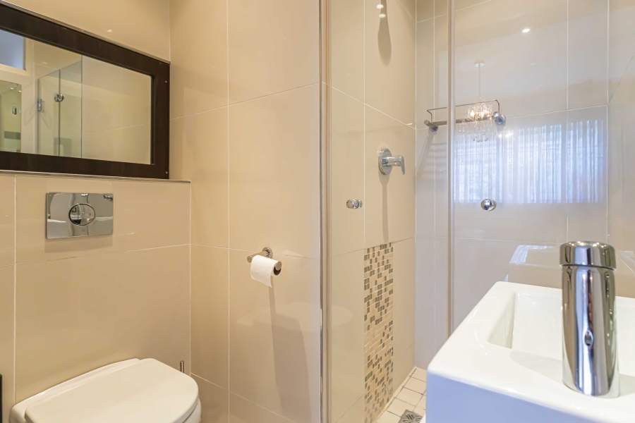 2 Bedroom Property for Sale in Sea Point Western Cape